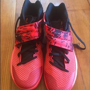 Nike Kyrie 2 shoes